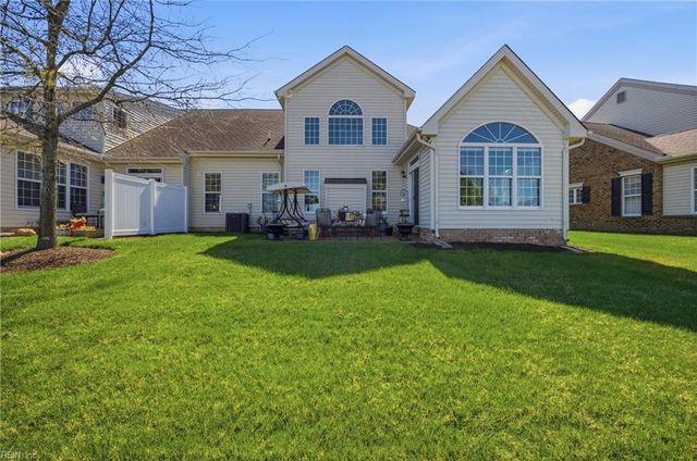 518 Dunning LN, Chesapeake, VA 23322