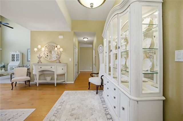 518 Dunning LN, Chesapeake, VA 23322