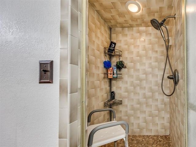 1400 E Main Street, Moore, OK 73160