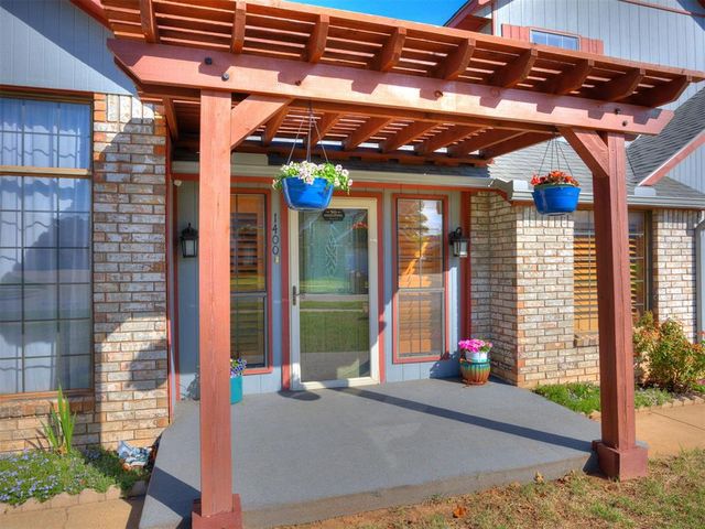 1400 E Main Street, Moore, OK 73160