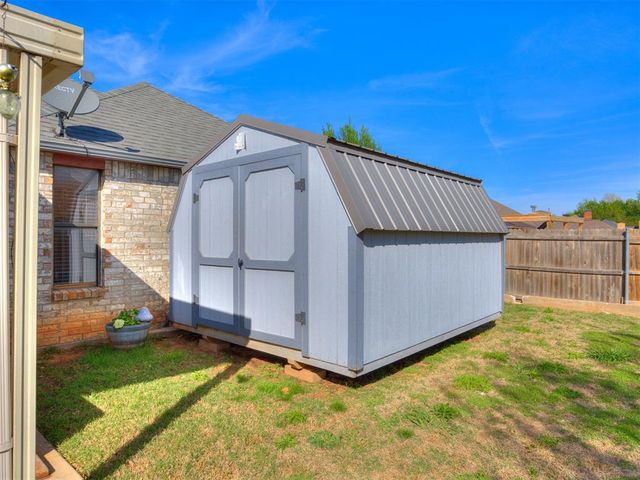 1400 E Main Street, Moore, OK 73160