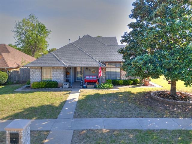 1400 E Main Street, Moore, OK 73160