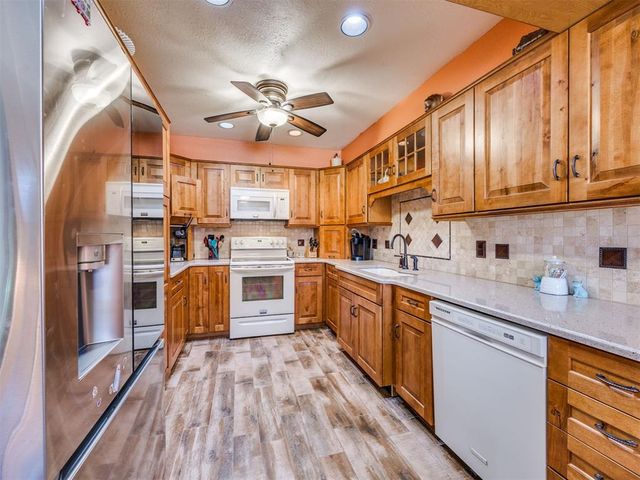 1400 E Main Street, Moore, OK 73160