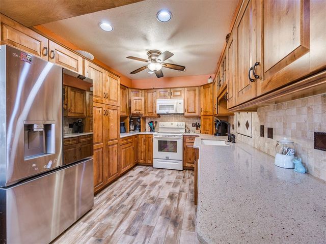 1400 E Main Street, Moore, OK 73160