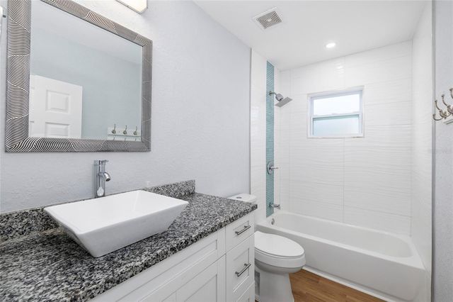 2606 W HENRY AVENUE, Tampa, FL 33614