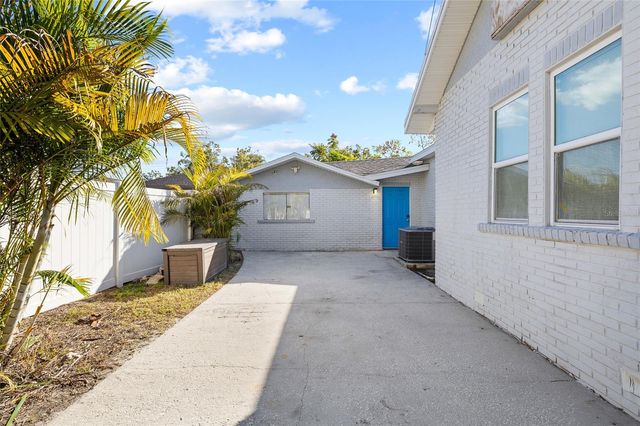 2606 W HENRY AVENUE, Tampa, FL 33614