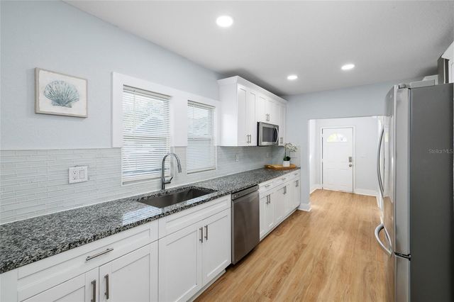 2606 W HENRY AVENUE, Tampa, FL 33614