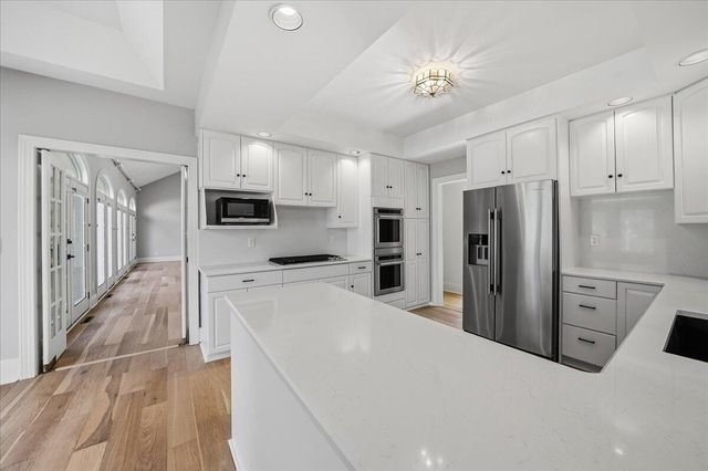 4202 Brentwood Drive, Valparaiso, IN 46383