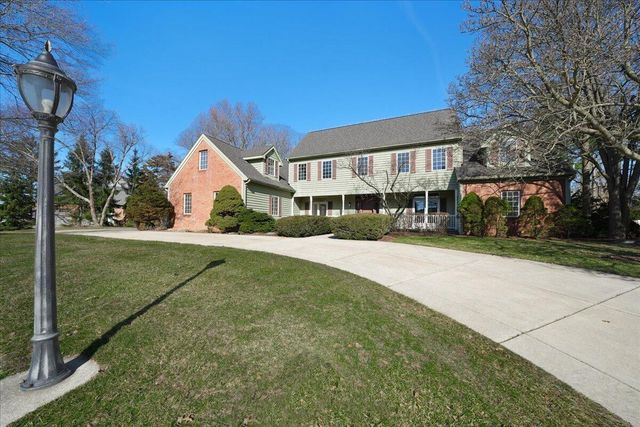 4202 Brentwood Drive, Valparaiso, IN 46383