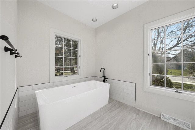 4202 Brentwood Drive, Valparaiso, IN 46383