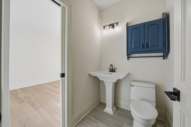 4202 Brentwood Drive, Valparaiso, IN 46383