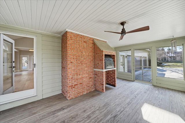 4202 Brentwood Drive, Valparaiso, IN 46383