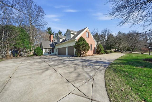4202 Brentwood Drive, Valparaiso, IN 46383