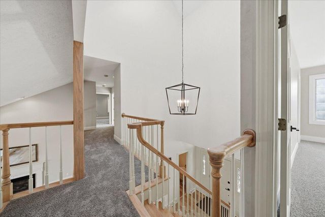 4202 Brentwood Drive, Valparaiso, IN 46383