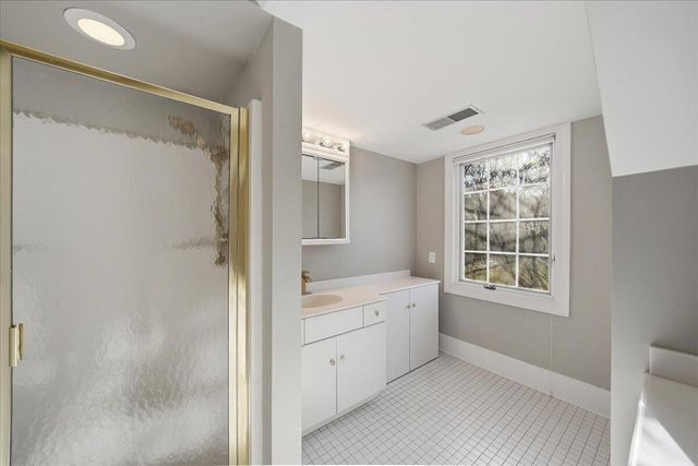 4202 Brentwood Drive, Valparaiso, IN 46383