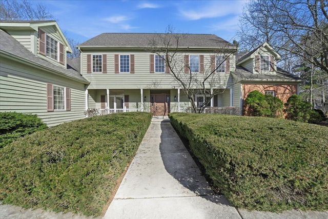 4202 Brentwood Drive, Valparaiso, IN 46383