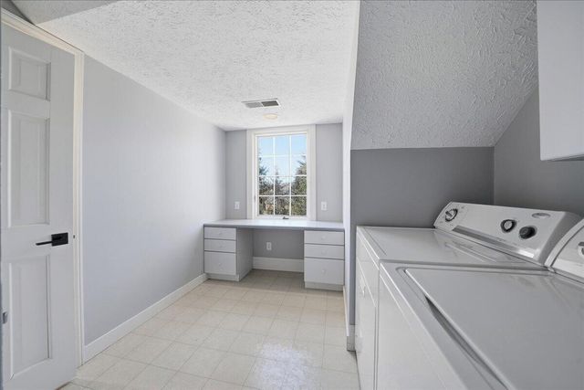 4202 Brentwood Drive, Valparaiso, IN 46383