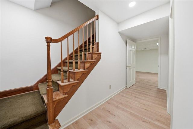 4202 Brentwood Drive, Valparaiso, IN 46383