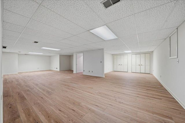 4202 Brentwood Drive, Valparaiso, IN 46383