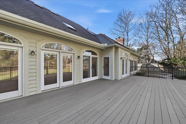 4202 Brentwood Drive, Valparaiso, IN 46383