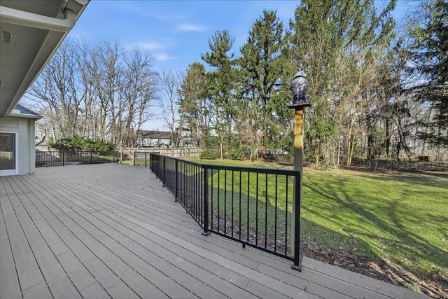 4202 Brentwood Drive, Valparaiso, IN 46383