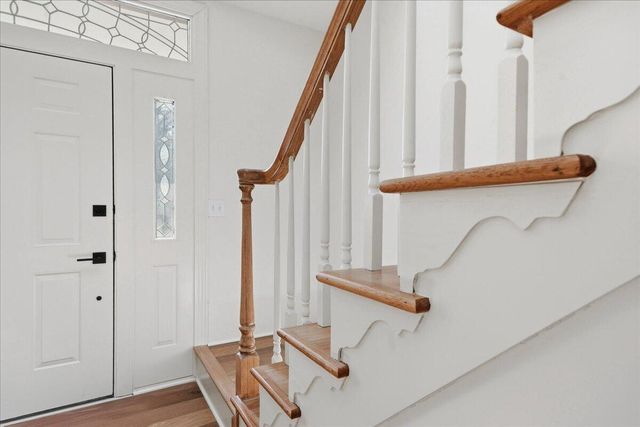 4202 Brentwood Drive, Valparaiso, IN 46383