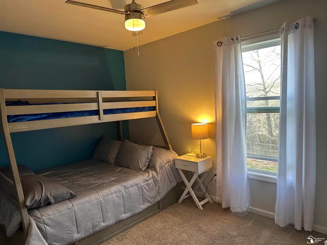 736 Grand Oak Drive, Temperance, MI 48182