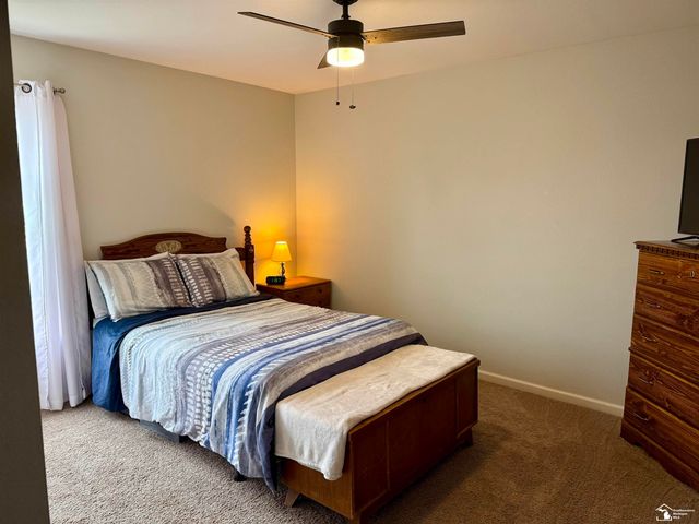 736 Grand Oak Drive, Temperance, MI 48182