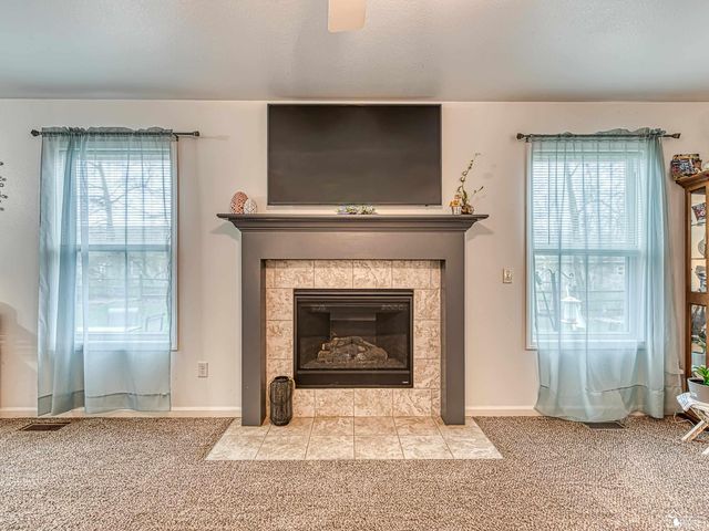 736 Grand Oak Drive, Temperance, MI 48182