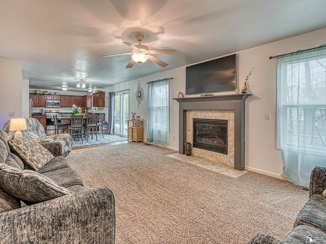 736 Grand Oak Drive, Temperance, MI 48182