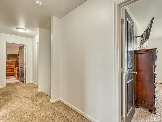 736 Grand Oak Drive, Temperance, MI 48182