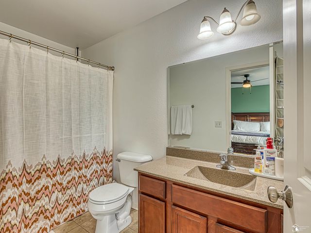 736 Grand Oak Drive, Temperance, MI 48182