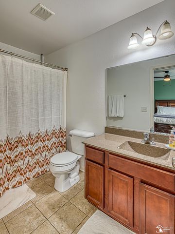 736 Grand Oak Drive, Temperance, MI 48182