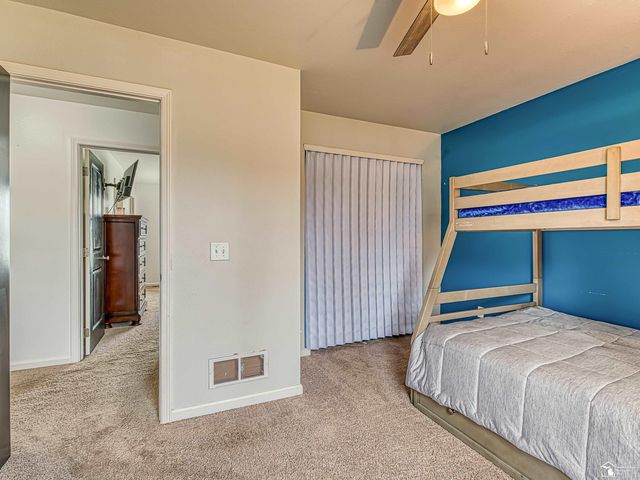 736 Grand Oak Drive, Temperance, MI 48182