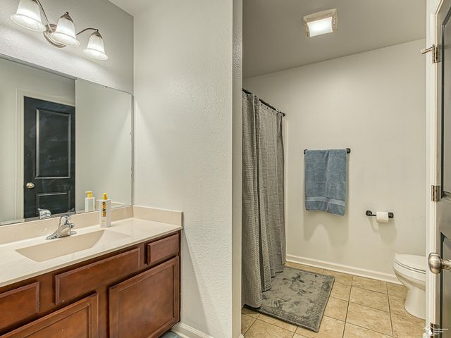 736 Grand Oak Drive, Temperance, MI 48182