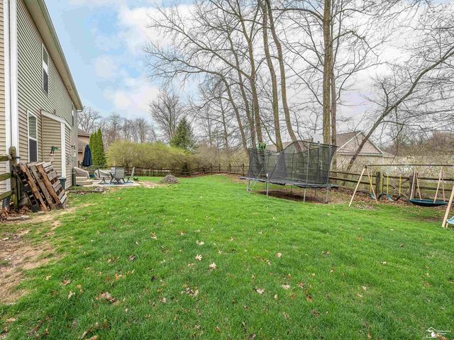 736 Grand Oak Drive, Temperance, MI 48182