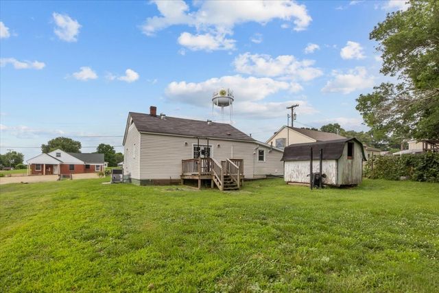 32 High St, Mc Ewen, TN 37101