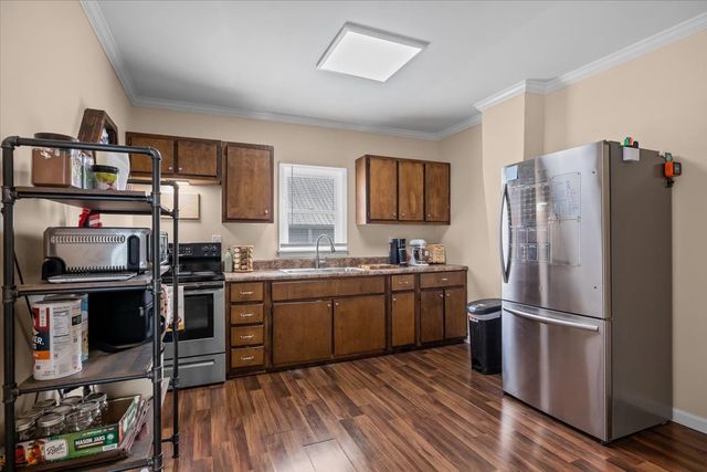 32 High St, Mc Ewen, TN 37101
