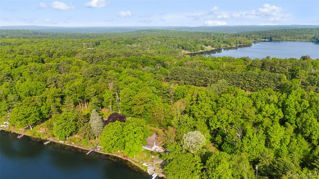 16 Fairway Drive, Highland Lake, NY 12743
