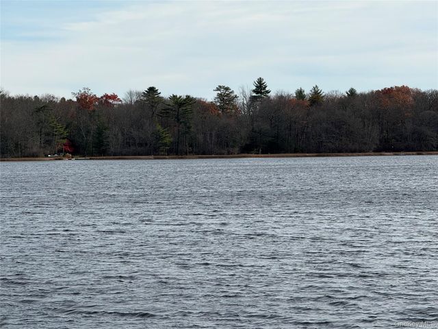 16 Fairway Drive, Highland Lake, NY 12743