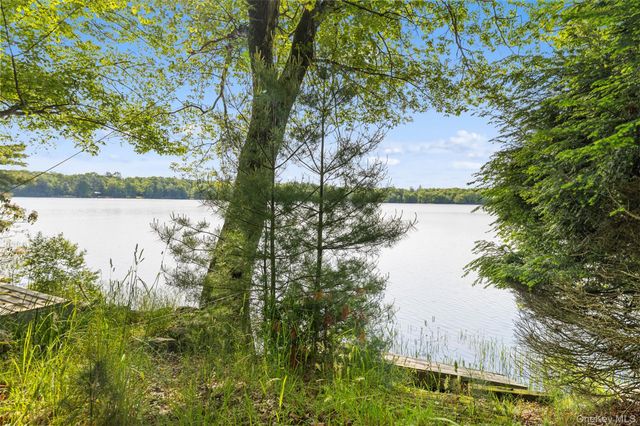 16 Fairway Drive, Highland Lake, NY 12743