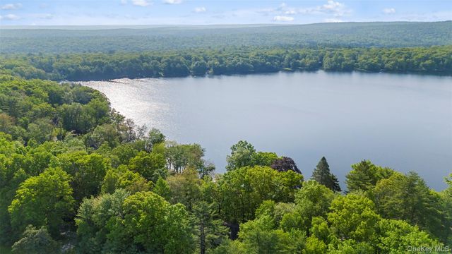 16 Fairway Drive, Highland Lake, NY 12743