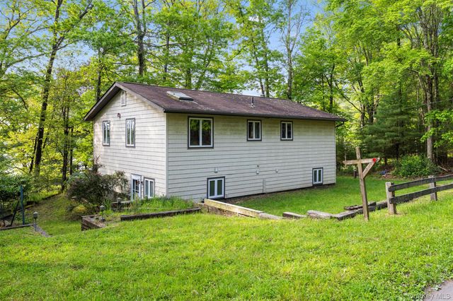 16 Fairway Drive, Highland Lake, NY 12743