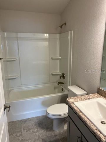 2206 NW 23RD LOOP, Ocala, FL 34475