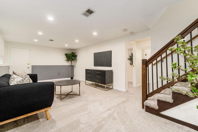 4881 Langley Avenue, Columbus, OH 43213