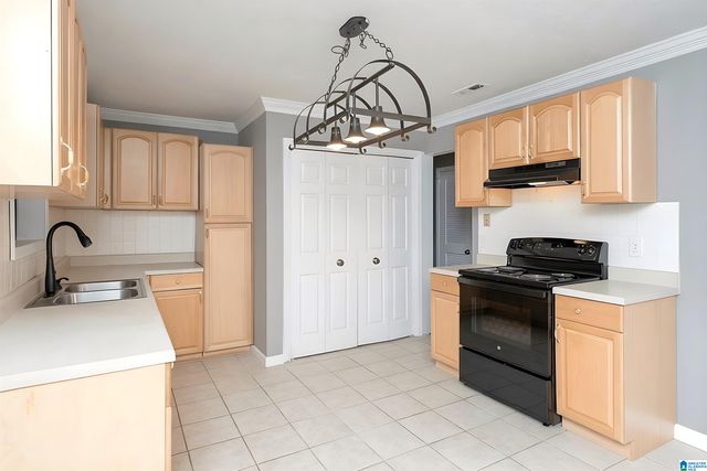 708 COUNTRY VIEW COURT, Birmingham, AL 35215