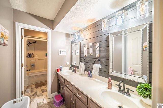 145 Forest View Cove, Paducah, KY 42003