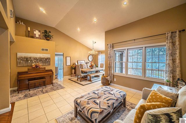 145 Forest View Cove, Paducah, KY 42003