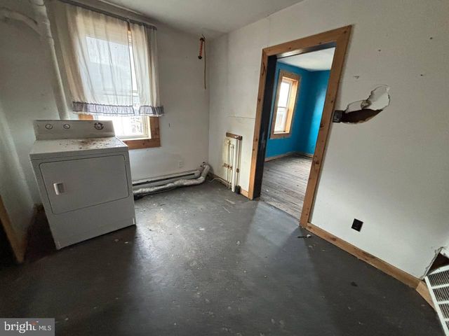 218 E NORTH ST, Waynesboro, PA 17268