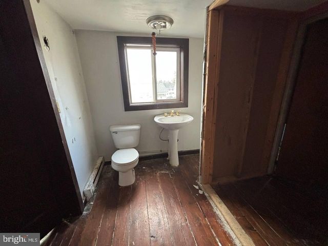 218 E NORTH ST, Waynesboro, PA 17268